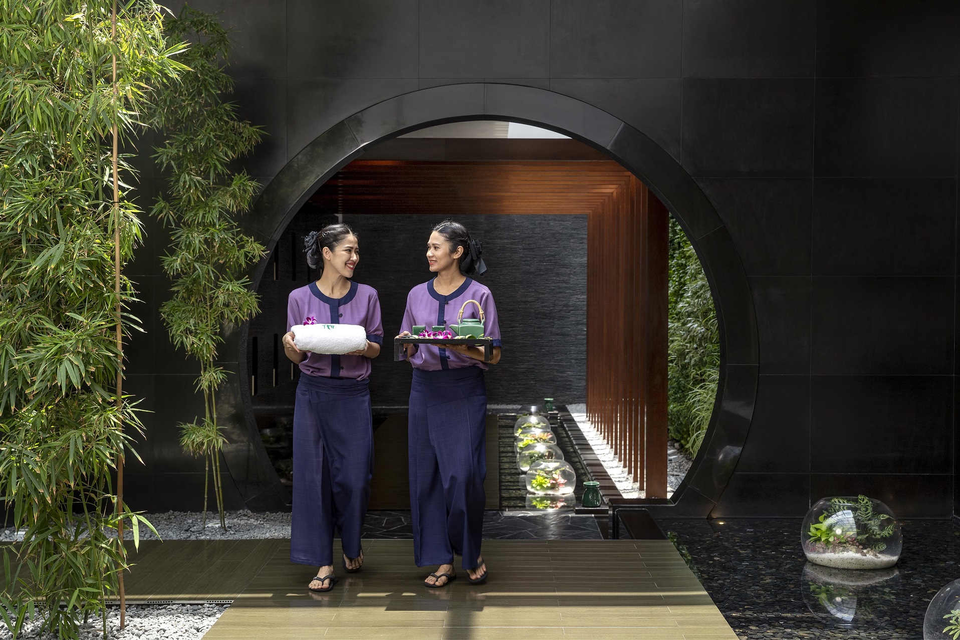 At the internationally acclaimed Banyan Tree SPA Macau, guests can enjoy 25% off on the second treatment when they buy one selected massage treatments.